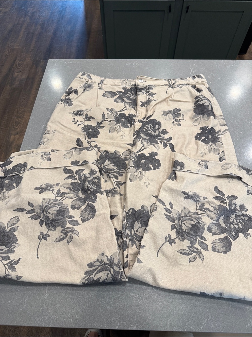 Pilcro Beige and Gray Floral Waistband Pants